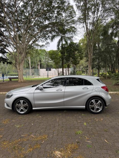 MERCEDES-BENZ A 200 1.6 16V 4P TURBO URBAN AUTOMÁTICO, Foto 8