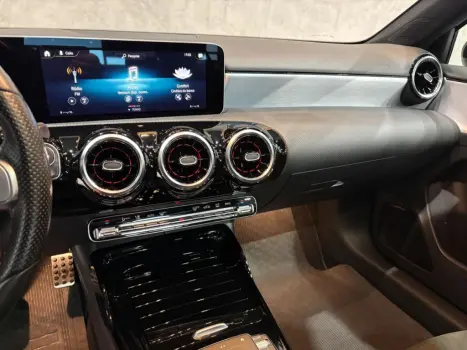 MERCEDES-BENZ A 35 AMG Hatch 2.0 16V 4P CGI 4MATIC 7G-TRONIC DCT AUTOM�TICO, Foto 18