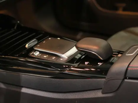 MERCEDES-BENZ A 35 AMG Hatch 2.0 16V 4P CGI 4MATIC 7G-TRONIC DCT AUTOM�TICO, Foto 19