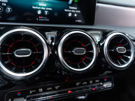 MERCEDES-BENZ A 35 AMG Sedan 2.0 16V 4P CGI 4MATIC 7G-TRONIC DCT AUTOM�TICO, Foto 18