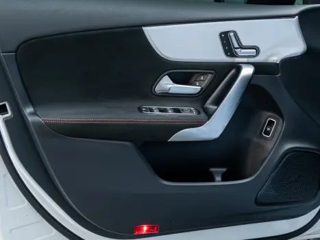 MERCEDES-BENZ A 35 AMG Sedan 2.0 16V 4P CGI 4MATIC 7G-TRONIC DCT AUTOM�TICO, Foto 22