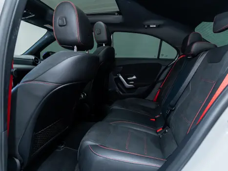 MERCEDES-BENZ A 35 AMG Sedan 2.0 16V 4P CGI 4MATIC 7G-TRONIC DCT AUTOM�TICO, Foto 26