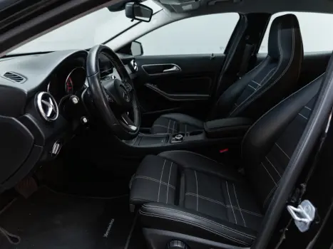 MERCEDES-BENZ GLA 200 1.6 16V 4P FLEX CGI ADVANCE TURBO AUTOMÁTICO, Foto 9 MERCEDES-BENZ GLA 200 1.6 16V 4P FLEX CGI ADVANCE TURBO AUTOMÁTICO, Foto 9