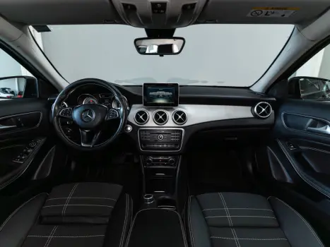 MERCEDES-BENZ GLA 200 1.6 16V 4P FLEX CGI ADVANCE TURBO AUTOMÁTICO, Foto 10 MERCEDES-BENZ GLA 200 1.6 16V 4P FLEX CGI ADVANCE TURBO AUTOMÁTICO, Foto 10