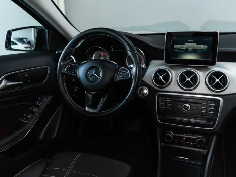 MERCEDES-BENZ GLA 200 1.6 16V 4P FLEX CGI ADVANCE TURBO AUTOMÁTICO, Foto 11 MERCEDES-BENZ GLA 200 1.6 16V 4P FLEX CGI ADVANCE TURBO AUTOMÁTICO, Foto 11