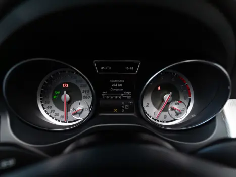 MERCEDES-BENZ GLA 200 1.6 16V 4P FLEX CGI ADVANCE TURBO AUTOMÁTICO, Foto 14 MERCEDES-BENZ GLA 200 1.6 16V 4P FLEX CGI ADVANCE TURBO AUTOMÁTICO, Foto 14