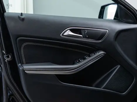 MERCEDES-BENZ GLA 200 1.6 16V 4P FLEX CGI ADVANCE TURBO AUTOMÁTICO, Foto 19 MERCEDES-BENZ GLA 200 1.6 16V 4P FLEX CGI ADVANCE TURBO AUTOMÁTICO, Foto 19