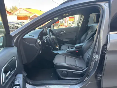 MERCEDES-BENZ GLA 200 1.6 16V 4P FLEX CGI STYLE TURBO AUTOMTICO, Foto 13