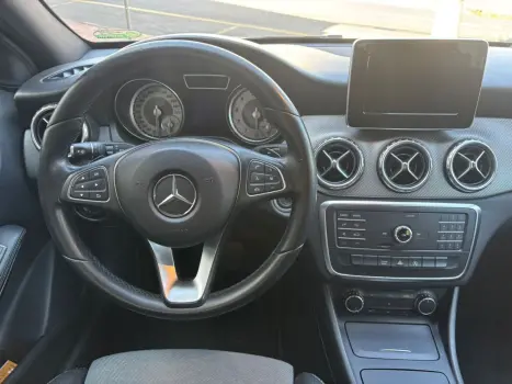 MERCEDES-BENZ GLA 200 1.6 16V 4P FLEX CGI STYLE TURBO AUTOMTICO, Foto 17