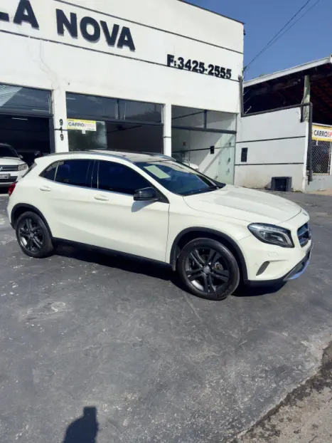 MERCEDES-BENZ GLA 200 1.6 16V 4P CGI VISION TURBO AUTOMTICO, Foto 4