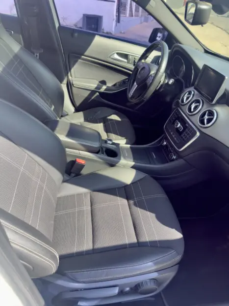 MERCEDES-BENZ GLA 200 1.6 16V 4P CGI VISION TURBO AUTOMTICO, Foto 8