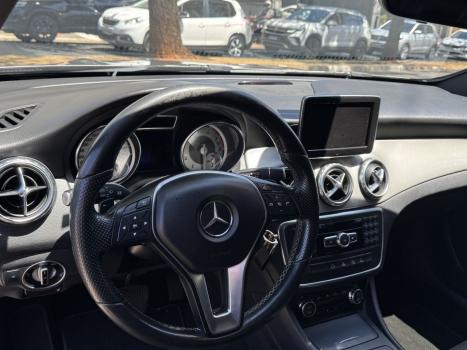 MERCEDES-BENZ GLA 200 1.6 16V 4P FLEX CGI VISION TURBO AUTOMTICO, Foto 8