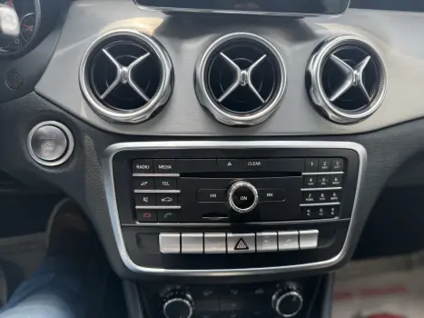 MERCEDES-BENZ GLA 200 1.6 16V 4P FLEX CGI ADVANCE TURBO AUTOMTICO, Foto 22