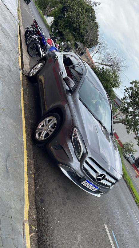 MERCEDES-BENZ GLA 200 1.6 16V 4P CGI VISION TURBO AUTOM�TICO, Foto 2