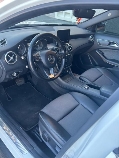 MERCEDES-BENZ GLA 200 1.6 16V 4P FLEX CGI ADVANCE TURBO AUTOM�TICO, Foto 4