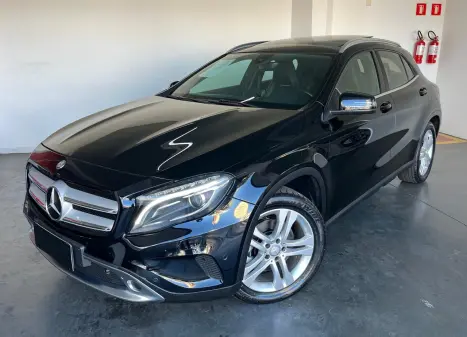 MERCEDES-BENZ GLA 250 2.0 16V 4P ENDURO TURBO AUTOM�TICO, Foto 3