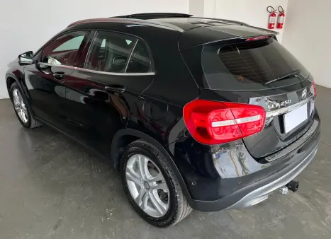 MERCEDES-BENZ GLA 250 2.0 16V 4P ENDURO TURBO AUTOM�TICO, Foto 4