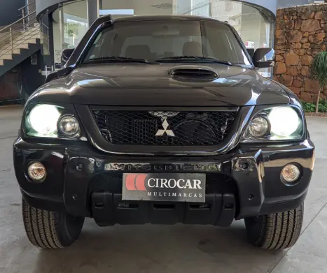 MITSUBISHI L 200 Outdoor 2.5 HPE 4X4 CABINE DUPLA TURBO DIESEL INTERCOOLER, Foto 2
