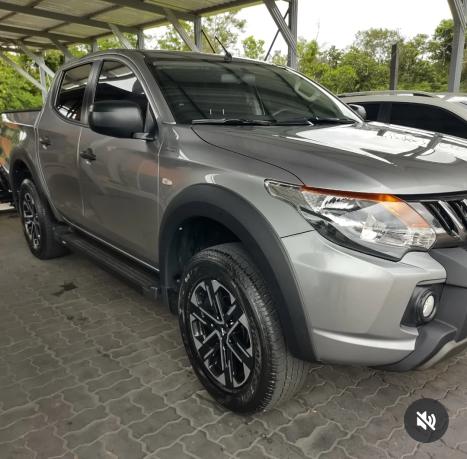MITSUBISHI L 200 Outdoor 2.5 GLS 4X4 CABINE DUPLA TURBO DIESEL INTERCOOLER, Foto 2