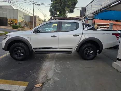 MITSUBISHI L 200 Savana 2.5 SAVANA 4X4 TURBO DIESEL CABINE DUPLA, Foto 3