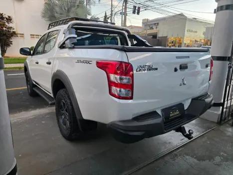 MITSUBISHI L 200 Savana 2.5 SAVANA 4X4 TURBO DIESEL CABINE DUPLA, Foto 4