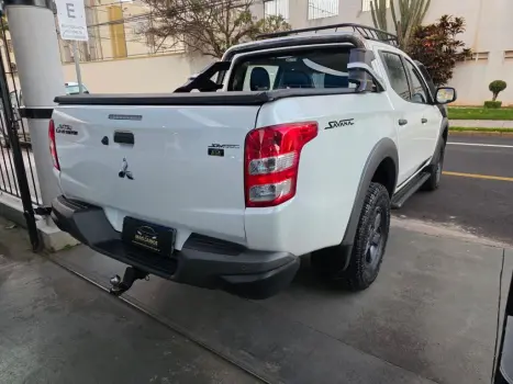 MITSUBISHI L 200 Savana 2.5 SAVANA 4X4 TURBO DIESEL CABINE DUPLA, Foto 6