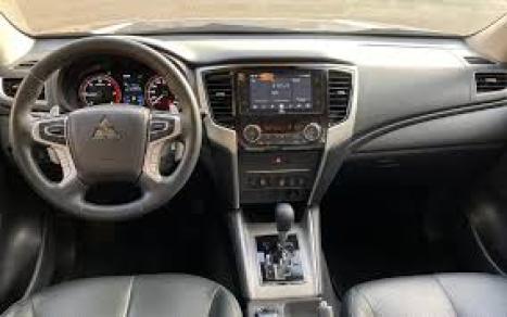 MITSUBISHI L 200 Triton 2.4 16V SPORT HPE 4X4 CABINE DUPLA TURBO DIESEL AUTOMTICO, Foto 2