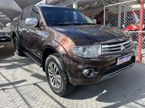 MITSUBISHI L 200 Triton 3.2 16V HPE 4X4 CABINE DUPLA TURBO DIESEL INTERCOOLER AUTOMTICO, Foto 2