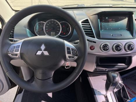 MITSUBISHI L 200 Triton 3.2 16V HPE 4X4 CABINE DUPLA TURBO DIESEL INTERCOOLER AUTOMTICO, Foto 8