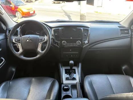 MITSUBISHI L 200 Triton 2.4 16V SPORT HPE 4X4 CABINE DUPLA TURBO DIESEL AUTOMTICO, Foto 16