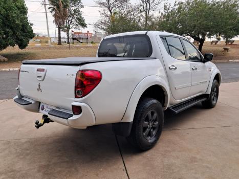 MITSUBISHI L 200 Triton 3.2 16V HPE 4X4 CABINE DUPLA TURBO DIESEL INTERCOOLER AUTOMTICO, Foto 2