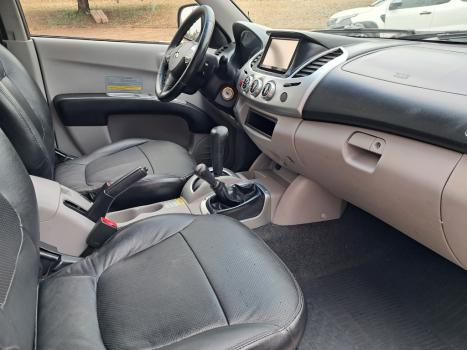 MITSUBISHI L 200 Triton 3.2 16V HPE 4X4 CABINE DUPLA TURBO DIESEL INTERCOOLER AUTOMTICO, Foto 3