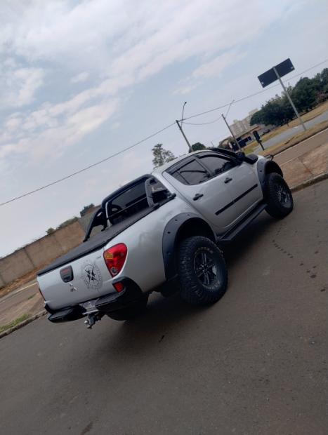 MITSUBISHI L 200 Triton 3.5 V6 24V 4X4 CABINE DUPLA, Foto 3