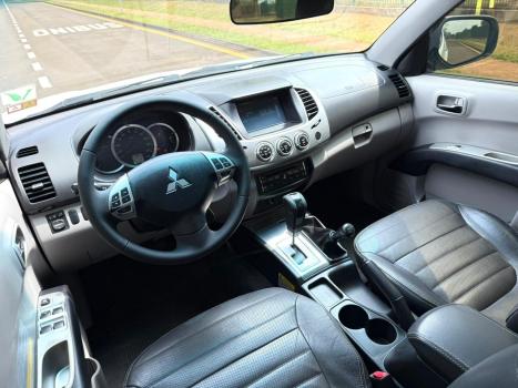 MITSUBISHI L 200 Triton 3.2 16V HPE 4X4 CABINE DUPLA TURBO DIESEL INTERCOOLER AUTOMTICO, Foto 9