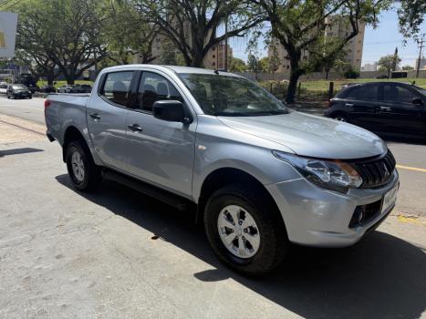 MITSUBISHI L 200 Triton 2.4 16V SPORT GLX 4X4 CABINE DUPLA TURBO DIESEL, Foto 6