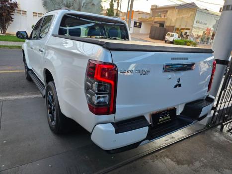 MITSUBISHI L 200 Triton 2.4 16V SPORT HPE 4X4 CABINE DUPLA TURBO DIESEL AUTOMTICO, Foto 4