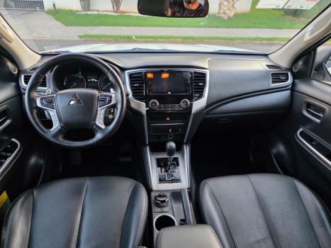 MITSUBISHI L 200 Triton 2.4 16V SPORT HPE 4X4 CABINE DUPLA TURBO DIESEL AUTOMTICO, Foto 10