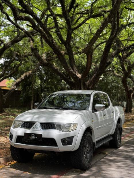 MITSUBISHI L 200 Triton 3.2 16V HPE 4X4 CABINE DUPLA TURBO DIESEL INTERCOOLER AUTOMTICO, Foto 3