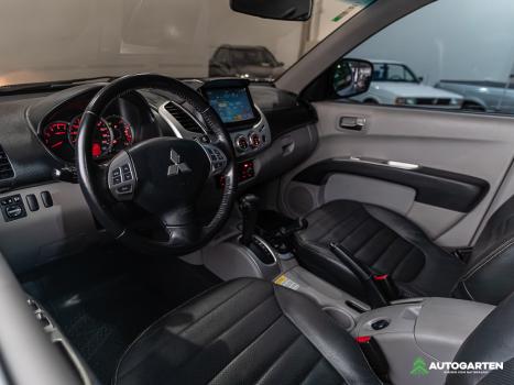 MITSUBISHI L 200 Triton 3.2 16V HPE 4X4 CABINE DUPLA TURBO DIESEL INTERCOOLER AUTOMTICO, Foto 6