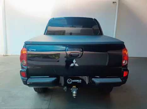MITSUBISHI L 200 Triton 3.2 16V HPE 4X4 CABINE DUPLA TURBO DIESEL INTERCOOLER AUTOM�TICO, Foto 4