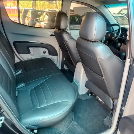 MITSUBISHI L 200 Triton 3.2 16V HPE 4X4 CABINE DUPLA TURBO DIESEL INTERCOOLER AUTOM�TICO, Foto 9