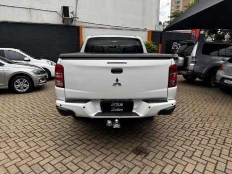 MITSUBISHI L 200 Triton 2.4 16V SPORT GL CABINE DUPLA TURBO DIESEL, Foto 4