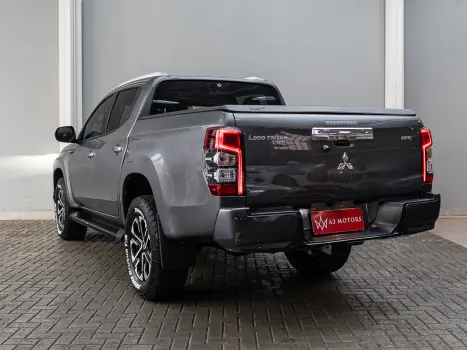 MITSUBISHI L 200 Triton 2.4 16V SPORT HPE-S 4X4 CABINE DUPLA TURBO DIESEL AUTOM�TICO, Foto 5