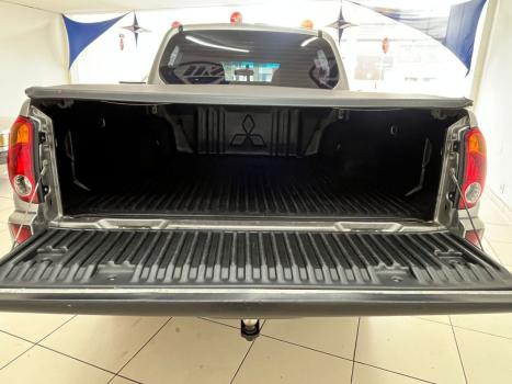 MITSUBISHI L 200 Triton 2.4 16V FLEX HLS CABINE DUPLA, Foto 9