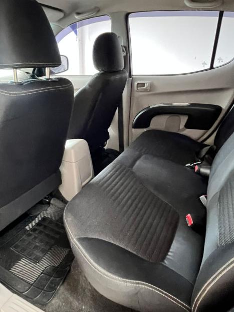 MITSUBISHI L 200 Triton 2.4 16V FLEX HLS CABINE DUPLA, Foto 12