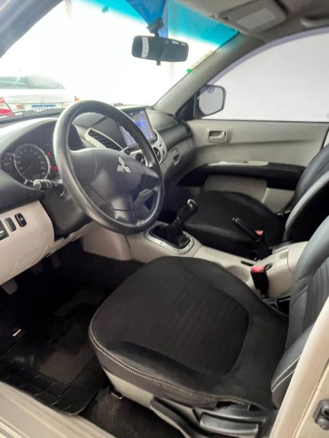 MITSUBISHI L 200 Triton 2.4 16V FLEX HLS CABINE DUPLA, Foto 14