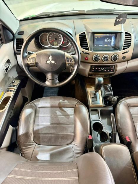 MITSUBISHI L 200 Triton 3.2 16V HPE 4X4 CABINE DUPLA TURBO DIESEL INTERCOOLER AUTOM�TICO, Foto 8