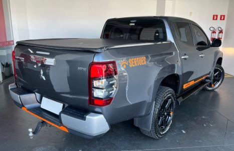 MITSUBISHI L 200 Triton 2.4 16V SPORT HPE 4X4 CABINE DUPLA TURBO DIESEL AUTOM�TICO, Foto 3
