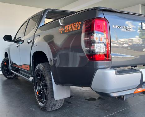 MITSUBISHI L 200 Triton 2.4 16V SPORT HPE 4X4 CABINE DUPLA TURBO DIESEL AUTOM�TICO, Foto 8