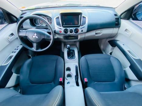 MITSUBISHI L 200 Triton 2.4 16V FLEX HLS CABINE DUPLA, Foto 3